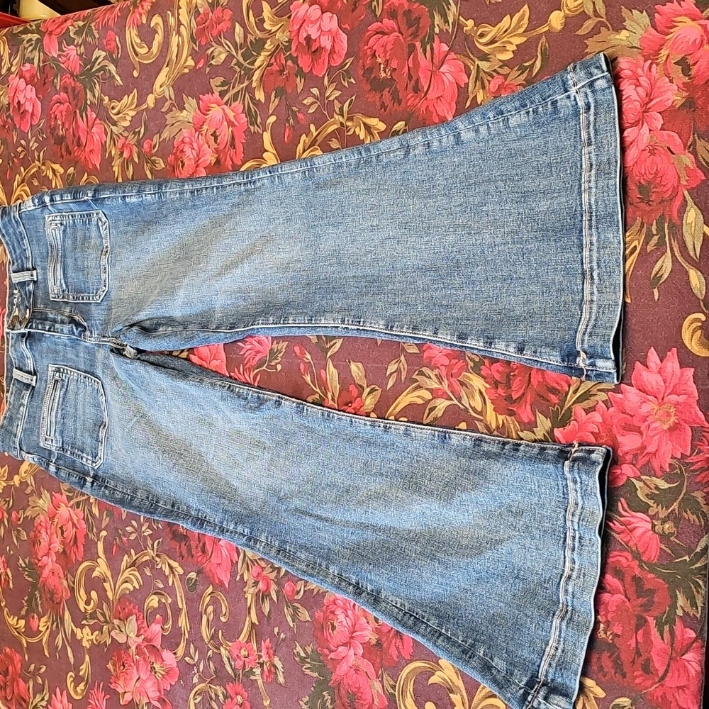 American Eagle high rise flare jeans. Sz 8